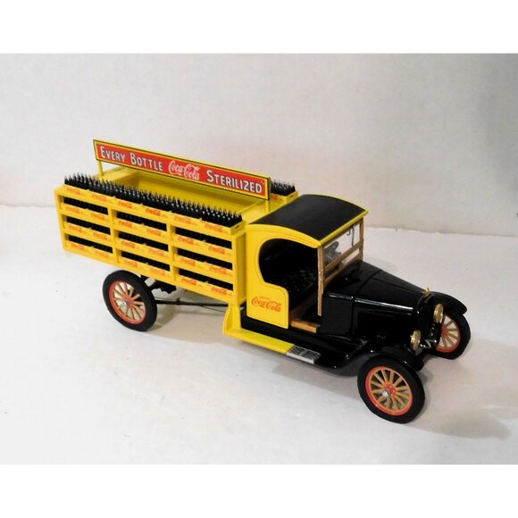 Danbury Mint 1927 Coca Cola Ford Delivery Truck 1: 24 Vintage Collectible - Picture 2 of 8